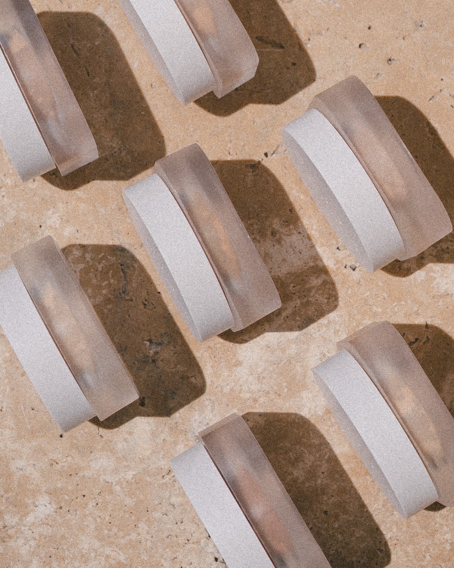 Fusion semi-loose mineral powder